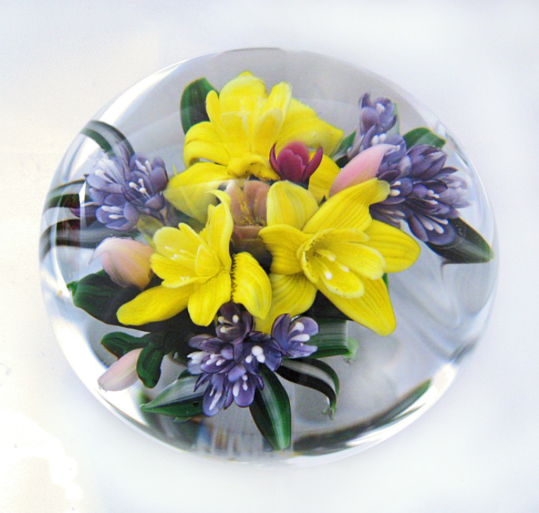 Farfalla Paperweight Ayotte Melissa Angels Breath Bouquet MA 021