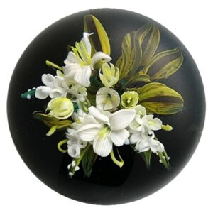 Farfalla Paperweight Ayotte Melissa Happiness of White Flowers MA 029 3
