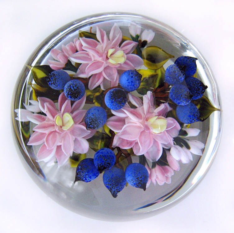 Farfalla Paperweight Ayotte Rick Blueberry Bouquet RA 826