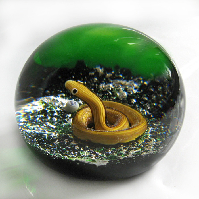 Farfalla Paperweight Baccarat Coppered Snake BC 675