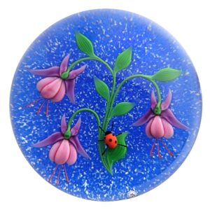 Farfalla Paperweight Baccarat Fuchsie mit Marienkaefer BC 723 2