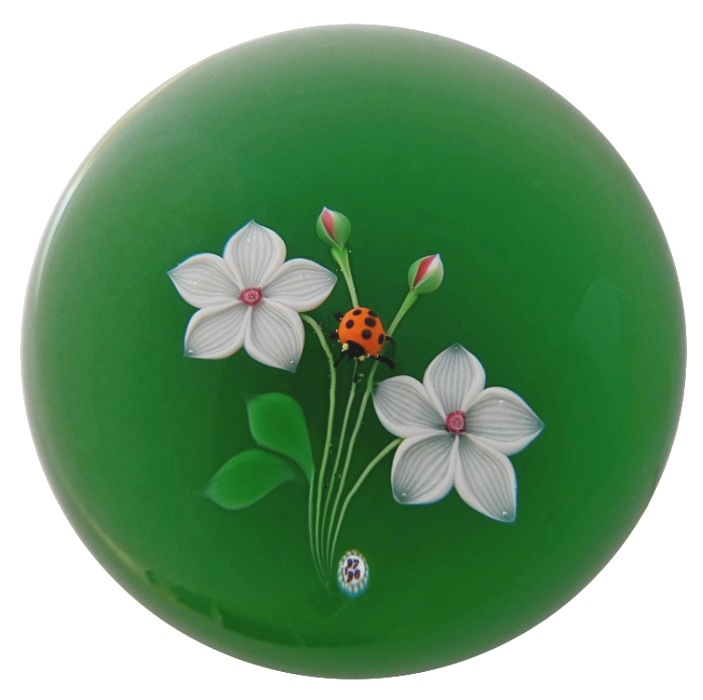 Farfalla Paperweight Baccarat Weisse Blumen mit Marienkaefer BC 076 2