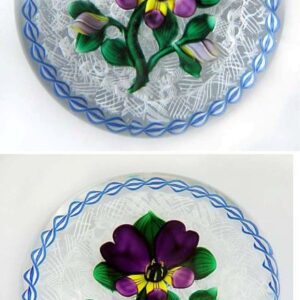 Farfalla Paperweight Banford Bob Stiefmuetterchen auf Lace BB 711