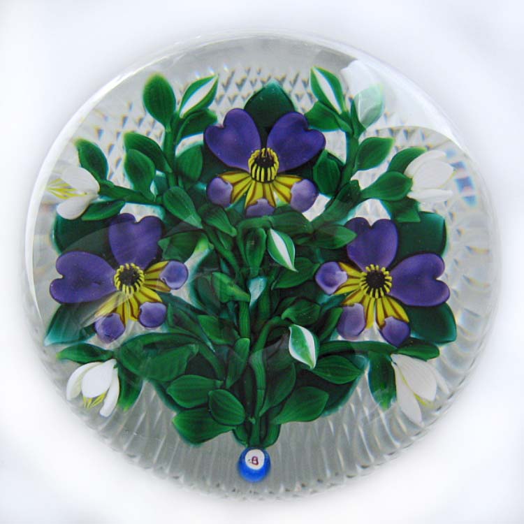 Farfalla Paperweight Banford Bob Stiefmuetterchenbukett Pansies BB 102