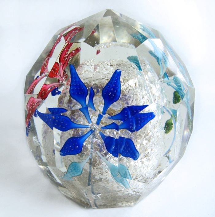 Farfalla Paperweight Blumentrio auf Silber BO 132