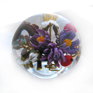 Farfalla Paperweight Bracht Stefan Autumn with dark Aster SB 003