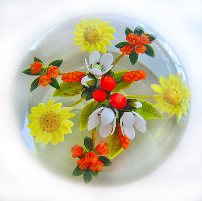 Farfalla Paperweight Byers Andrew Bukett mit orange Azaleen AB 092