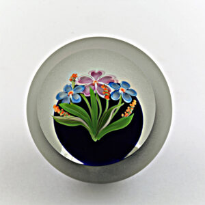 Farfalla Paperweight Correia Art Glass Buntes Blumenbukett CO 181