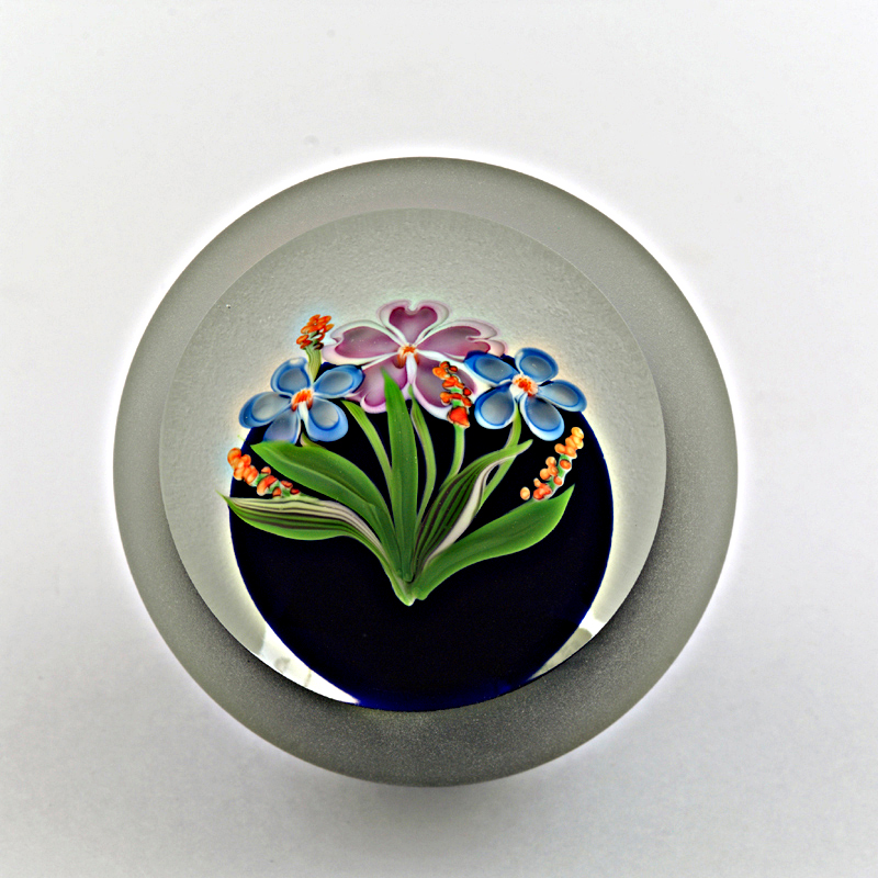 Farfalla Paperweight Correia Art Glass Buntes Blumenbukett CO 181