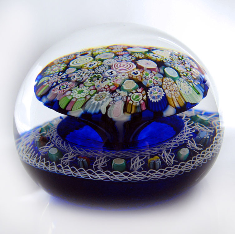 Farfalla Paperweight Deacons John Magnum Millefiori Pilz JD 807