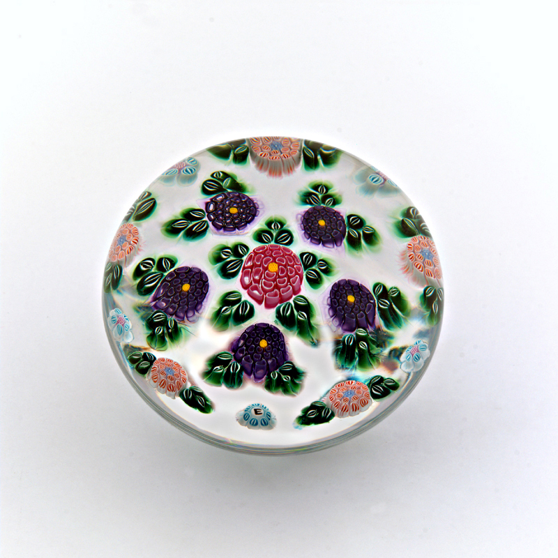 Farfalla Paperweight Ebelhare Drew Lila Pompondahlien DE015
