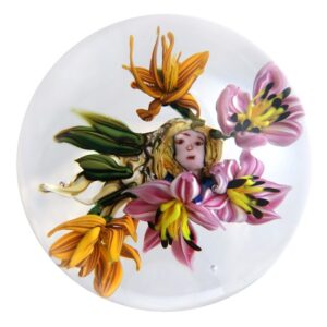 Farfalla Paperweight Federici Karen Erdgoettin mit Blumen KF 004