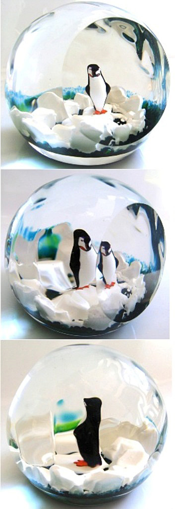 Farfalla Paperweight Holmes Peter Selkirk Glass Pinguin im Eis SK 084 1