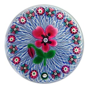 Farfalla Paperweight Holmes Peter Selkirk Glass Stiefmuetterchen auf Lace SK 2301