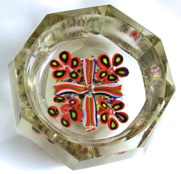 Farfalla Paperweight Kleine Schale BO 137