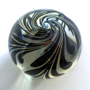 Farfalla Paperweight Lotton Studio Dreimasterblume blau 187 LoSt