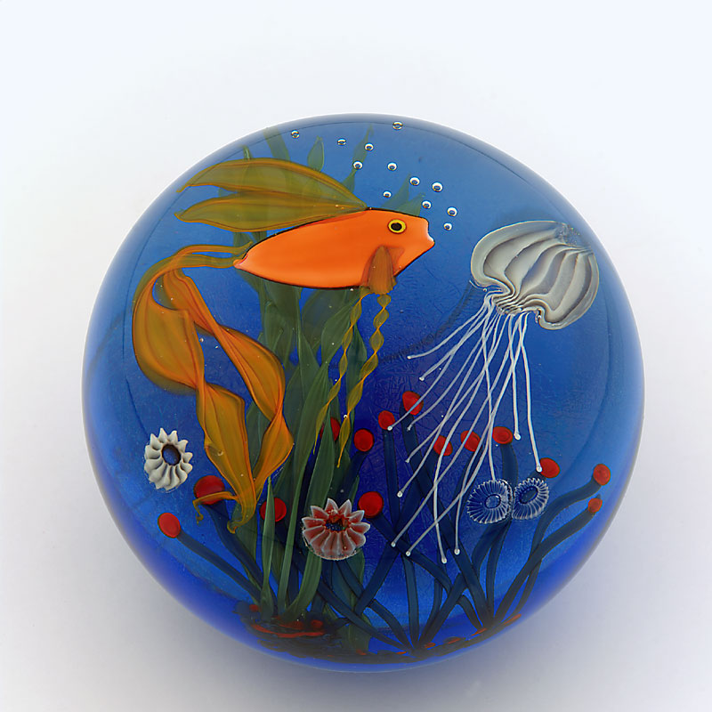 Farfalla Paperweight Lundberg Steven Kampffisch mit Qualle LS 113