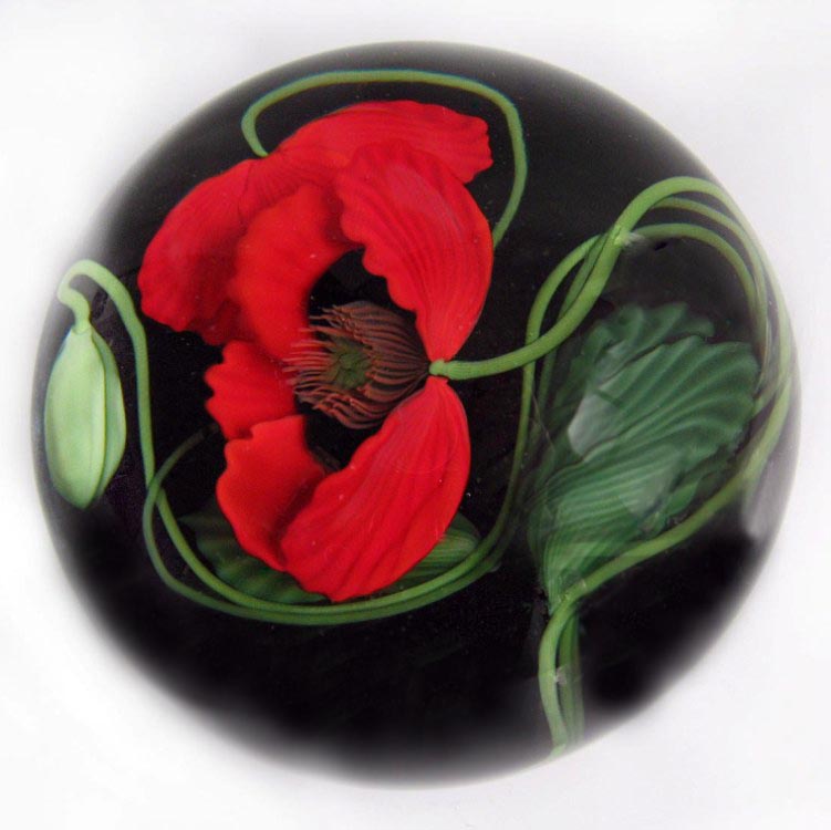 Farfalla Paperweight Lundberg Studios Roter Mohn LS 146RG 4