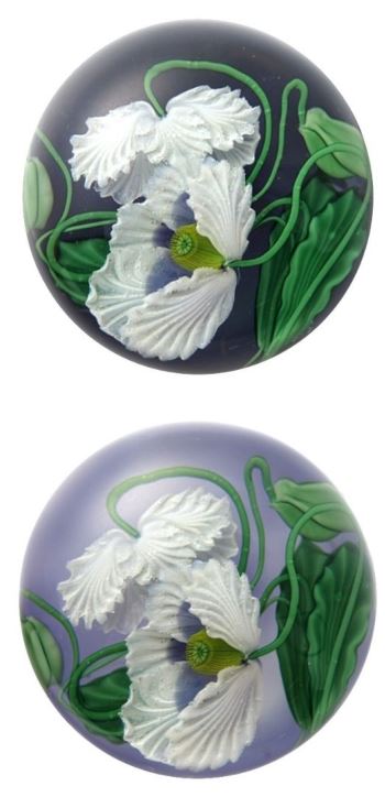 Farfalla Paperweight Lundberg Studios Weisse Mohnblueten LS 146WV 2