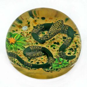Farfalla Paperweight Manson William jun Zwei Schlangen im Sand WMJ 105