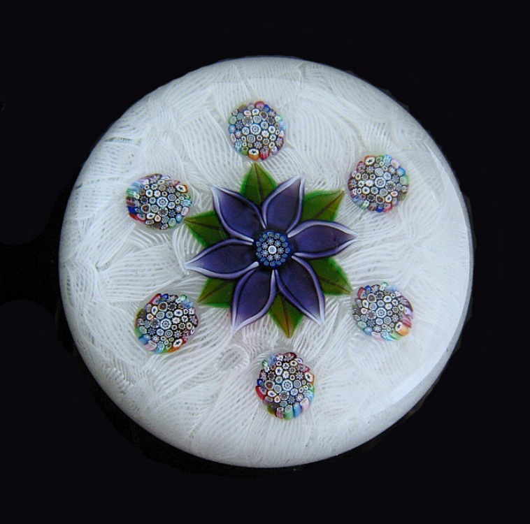 Farfalla Paperweight McDougall Peter Lila Blume auf Lace PMcD 709 3