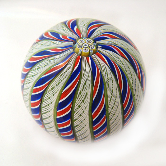 Farfalla Paperweight McDougall Peter Miniatur Crown Weight PMcD 015 2