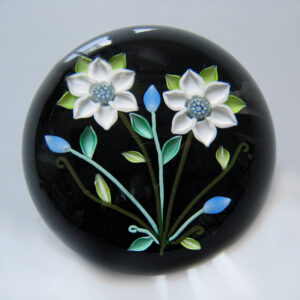 Farfalla Paperweight McDougall Peter White Flowers PMcD 855