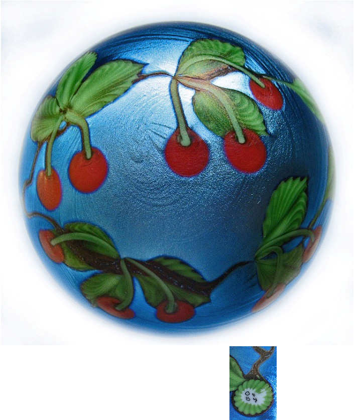 Farfalla Paperweight Orient Flume Kirschen blau irisierend OF 100 13