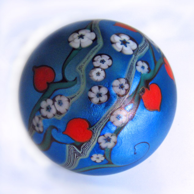 Farfalla Paperweight Orient Flume Rote Herzen und Vergissmeinnicht OF 600 2
