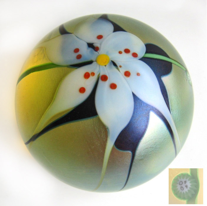 Farfalla Paperweight Orient Flume Weisse Lilienbluete OF 106 85