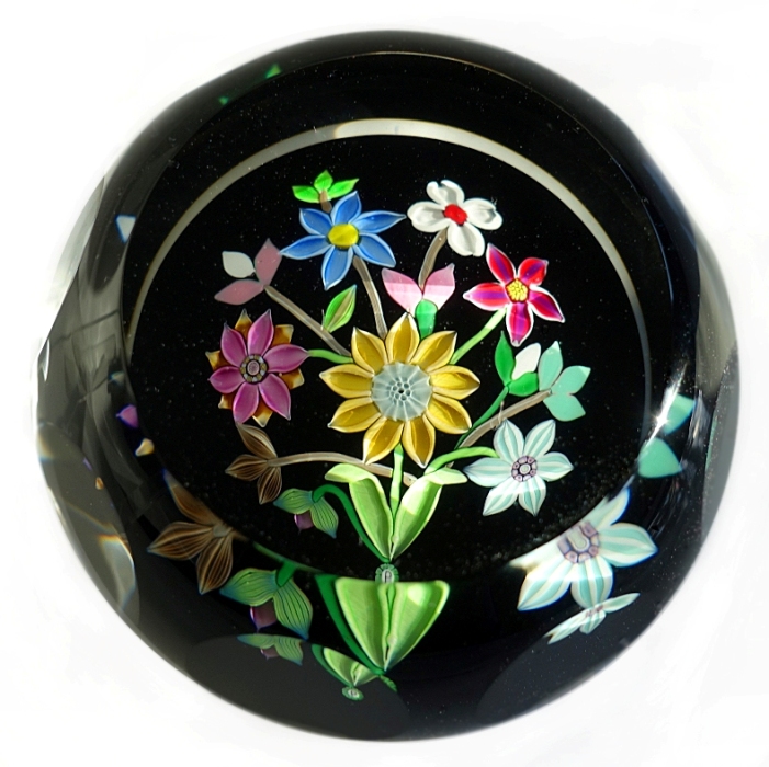 Farfalla Paperweight Perthshire Blumenbukett PP 490D