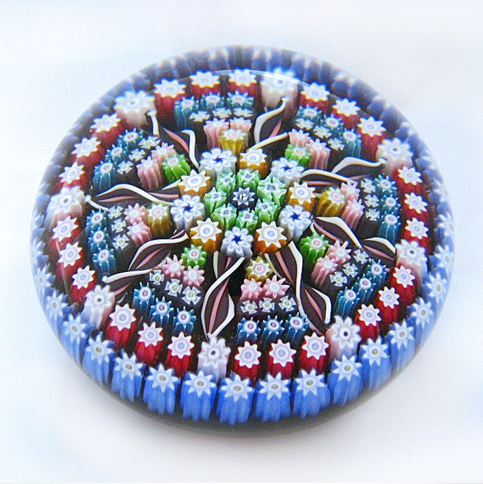 Farfalla Paperweight Perthshire Garlanded Cartwheel PP 1