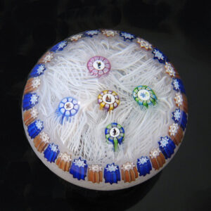 Farfalla Paperweight Perthshire Miniatur Spaced Millefiori PP 47M