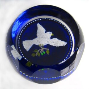 Farfalla Paperweight Perthshire Weisse Taube Dove PP 1991