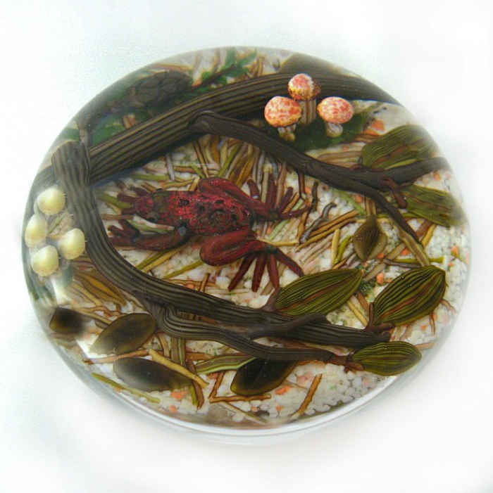Farfalla Paperweight Richardson Cathy Touchstone Glass Brown Forest Frog CR 146