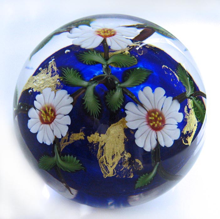 Farfalla Paperweight Sherwin Christopher Daisies all over CS 001