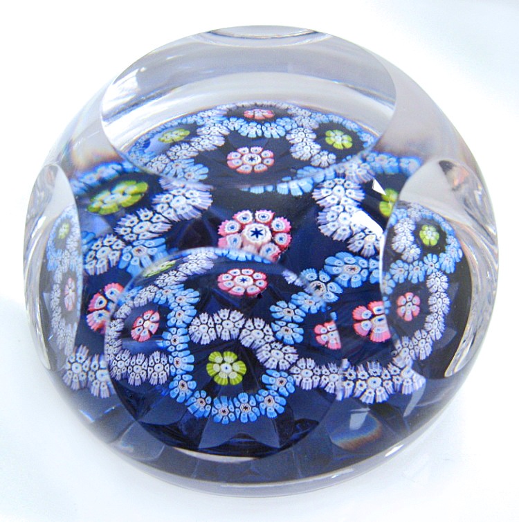 Farfalla Paperweight Whitefriars Girlande mit Schliff WF 1101B