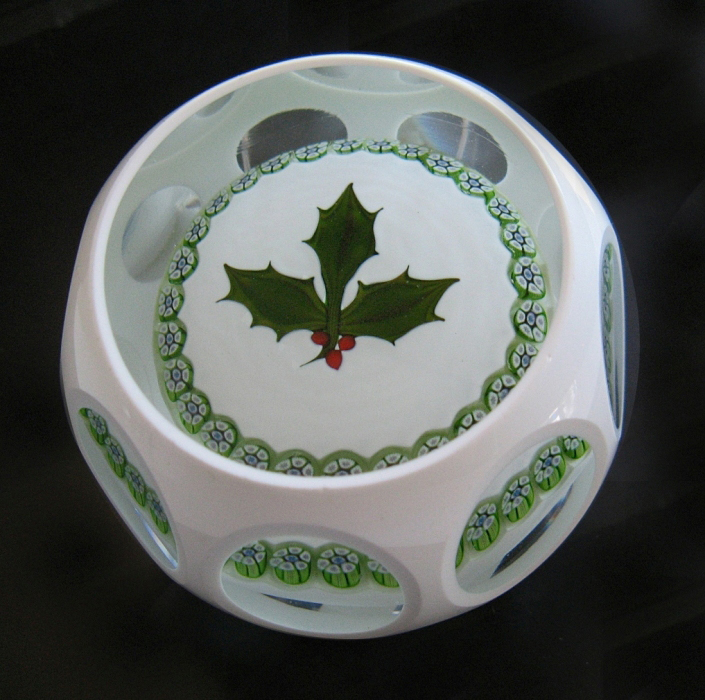 Farfalla Paperweight X mas Stechpalmenzweig Overlay Christmas PP 1978
